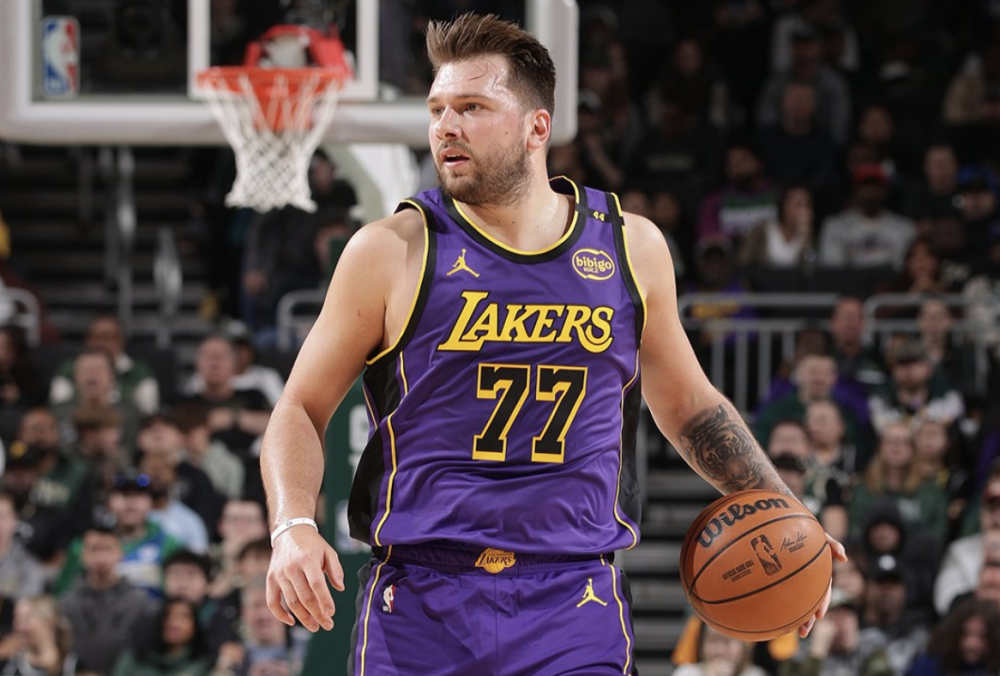 东契奇连续五场比赛得分超过连败，篮网挑战极限！的简单介绍