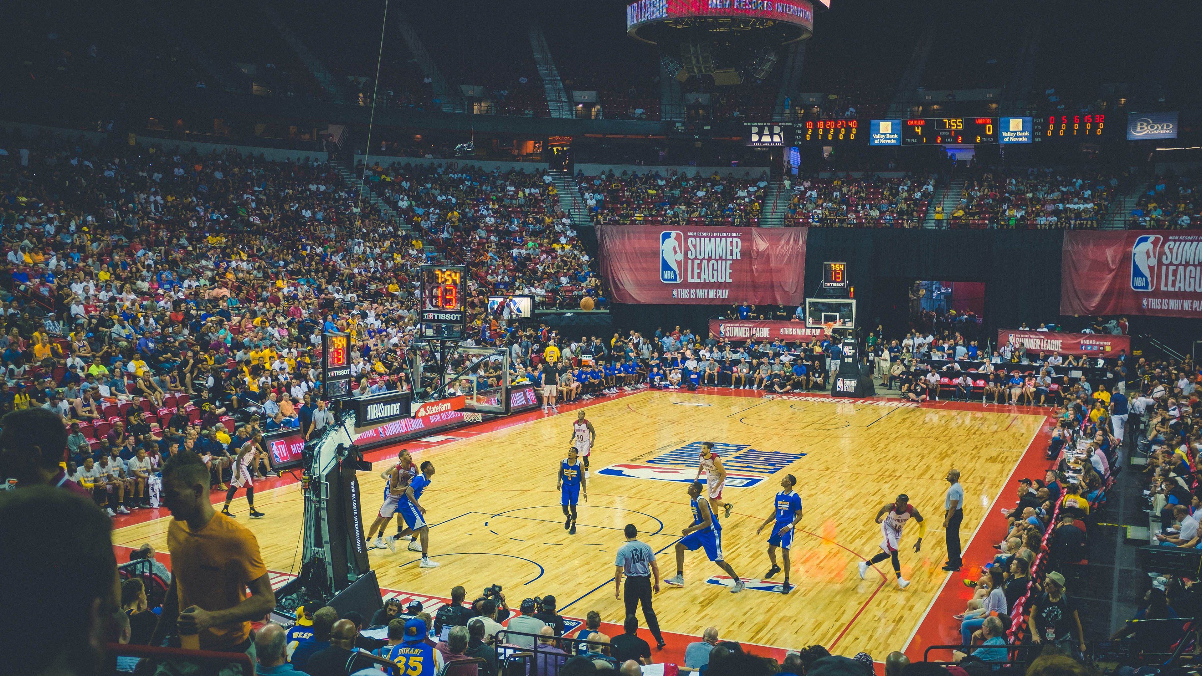 金州勇士四强战大胜费城76人，利拉德砍下30记关键球，全场沸腾的简单介绍