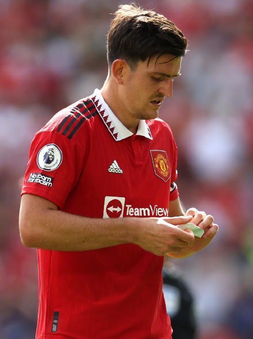 莱万赛后谦逊发言登热搜，曼城爆冷上海申花引发热议(莱万多夫斯基最新消息)